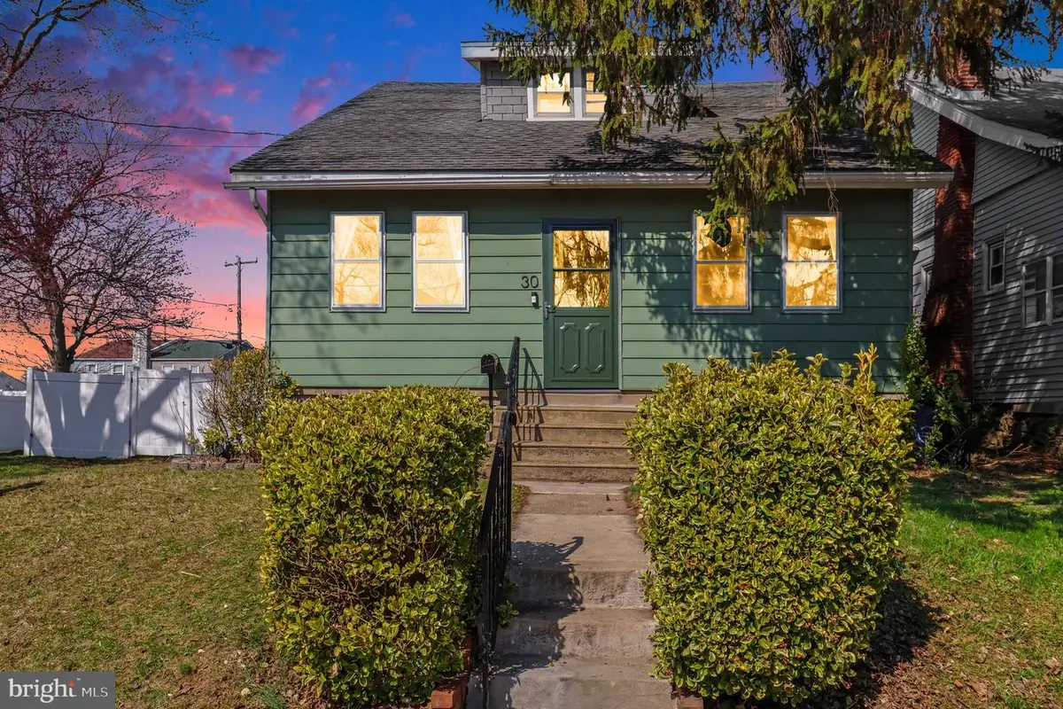 30 W Avon Rd, Brookhaven, PA 19015 - #1