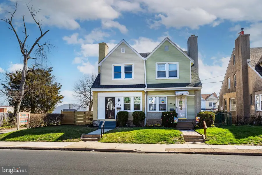 219 N Wycombe Ave, Lansdowne, PA 19050 - #2