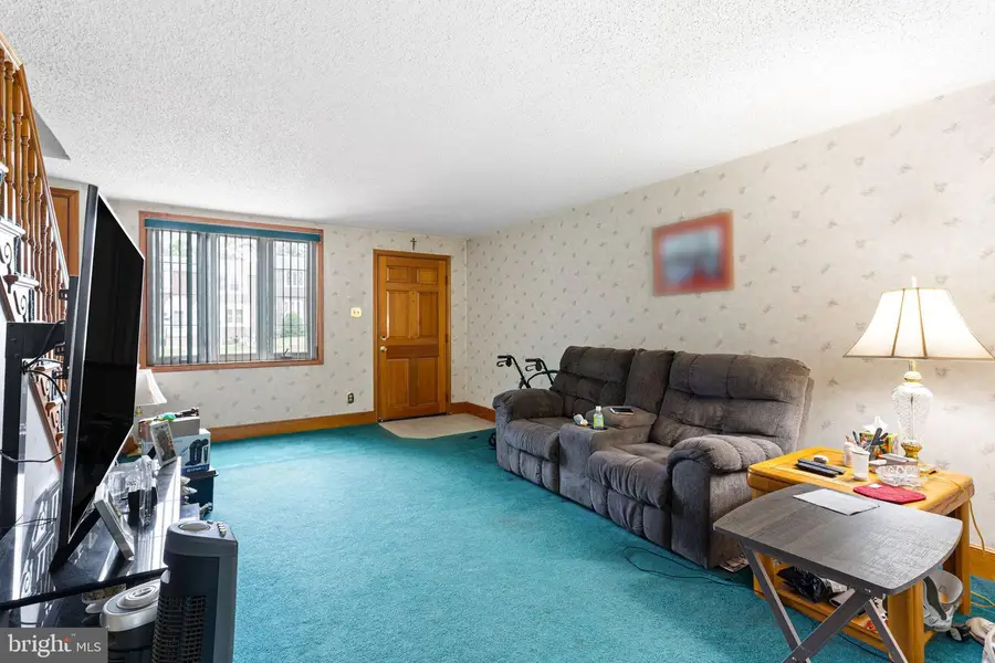 5226 Westbrook Dr, Clifton Heights, PA 19018 - #2