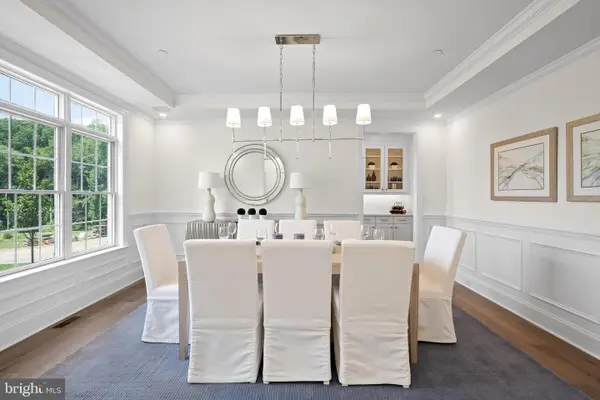 215 Bellflower Ln, NEWTOWN SQUARE, PA 19073