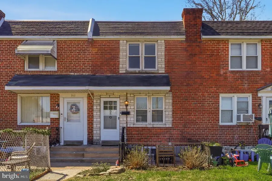 950 Taylor Dr, Folcroft, PA 19032 - #2