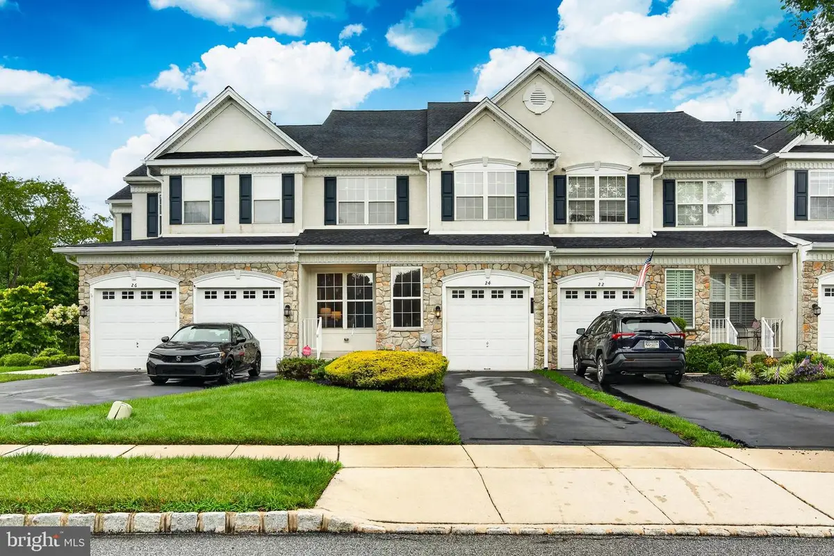 24 Portsmouth Cir, Glen Mills, PA 19342 - #1