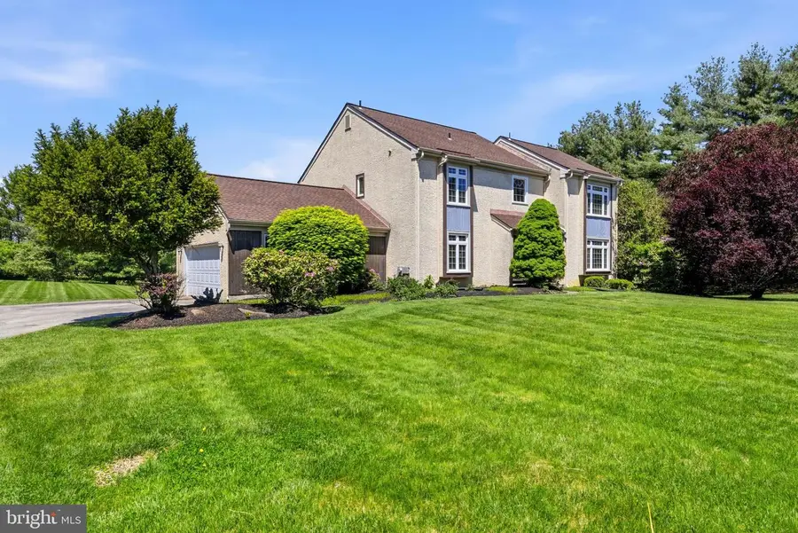 1 Glen Meadow Dr, Glen Mills, PA 19342 - #2