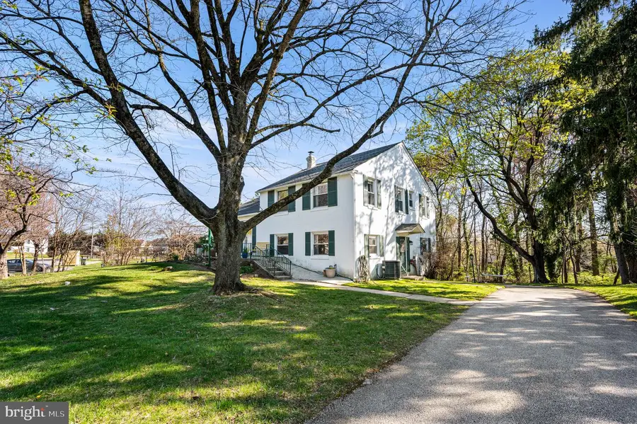 105 Westminster Dr, Wallingford, PA 19086 - #2