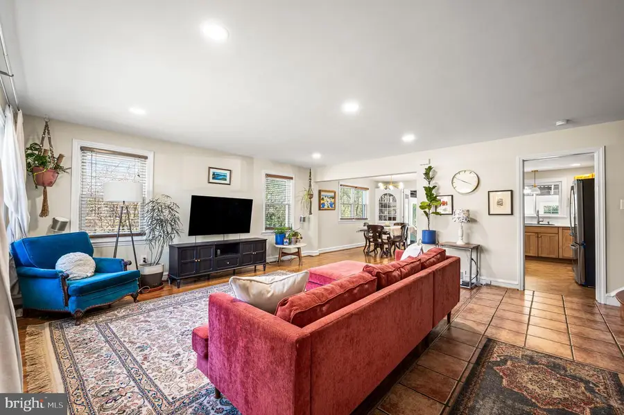 105 Westminster Dr, Wallingford, PA 19086 - #3