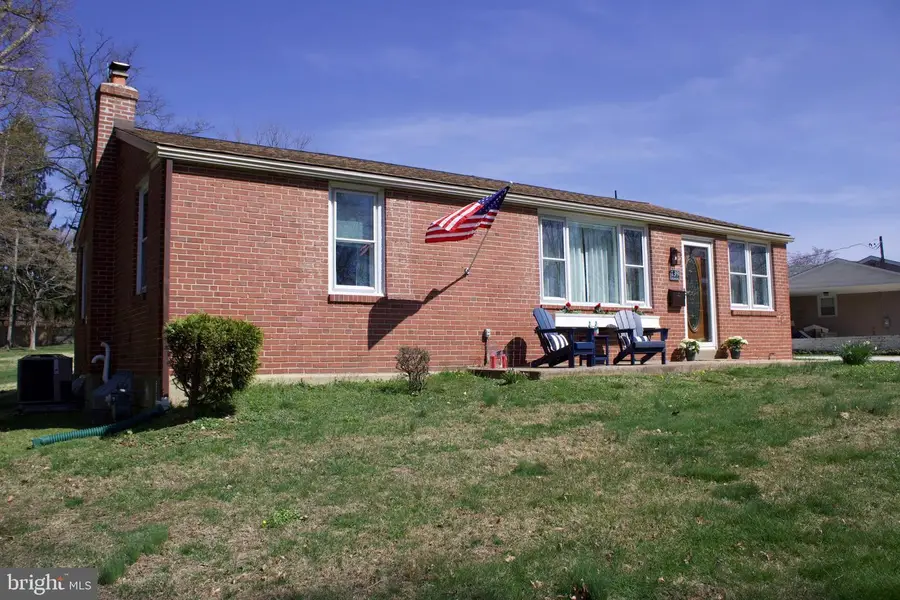 139 W Sylvan Dr, Broomall, PA 19008 - #2