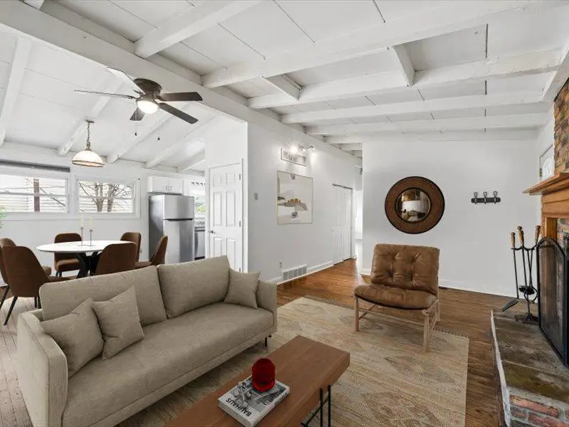 15 Village Dr, Aston, PA 19014 - #2