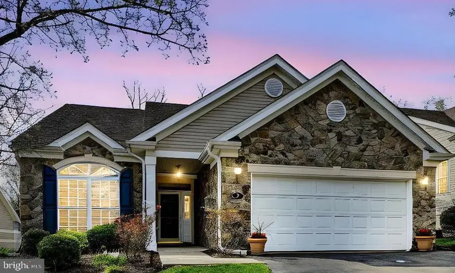 8 Irwin Dr, Upper Chichester, PA 19061 - #2