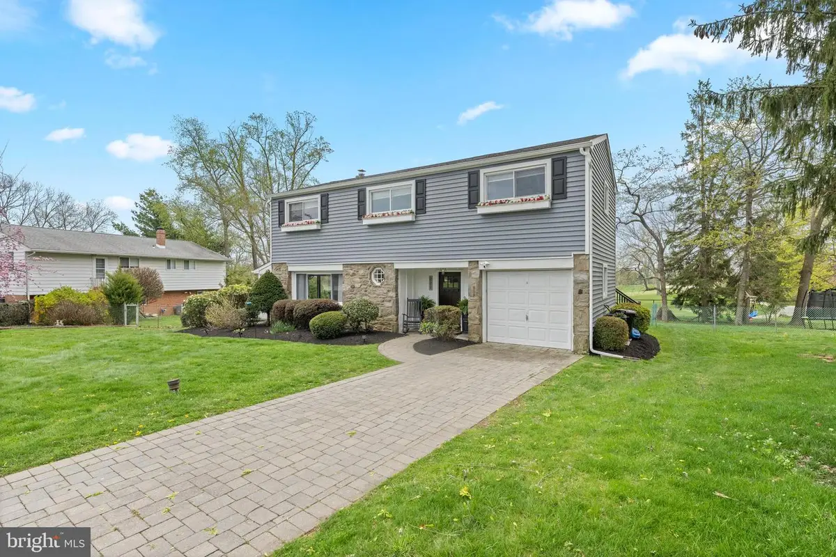 221 Hemlock Ln, Springfield, PA 19064 - #1