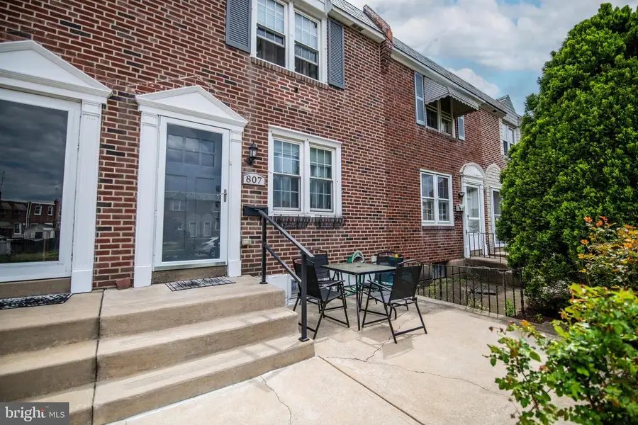 807 Oakwood Dr, Glenolden, PA 19036 - #2