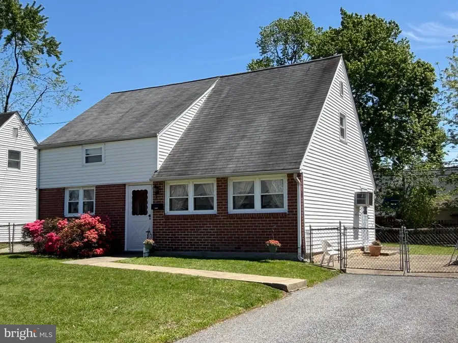 2608 Wood Rd, Secane, PA 19018 - #2