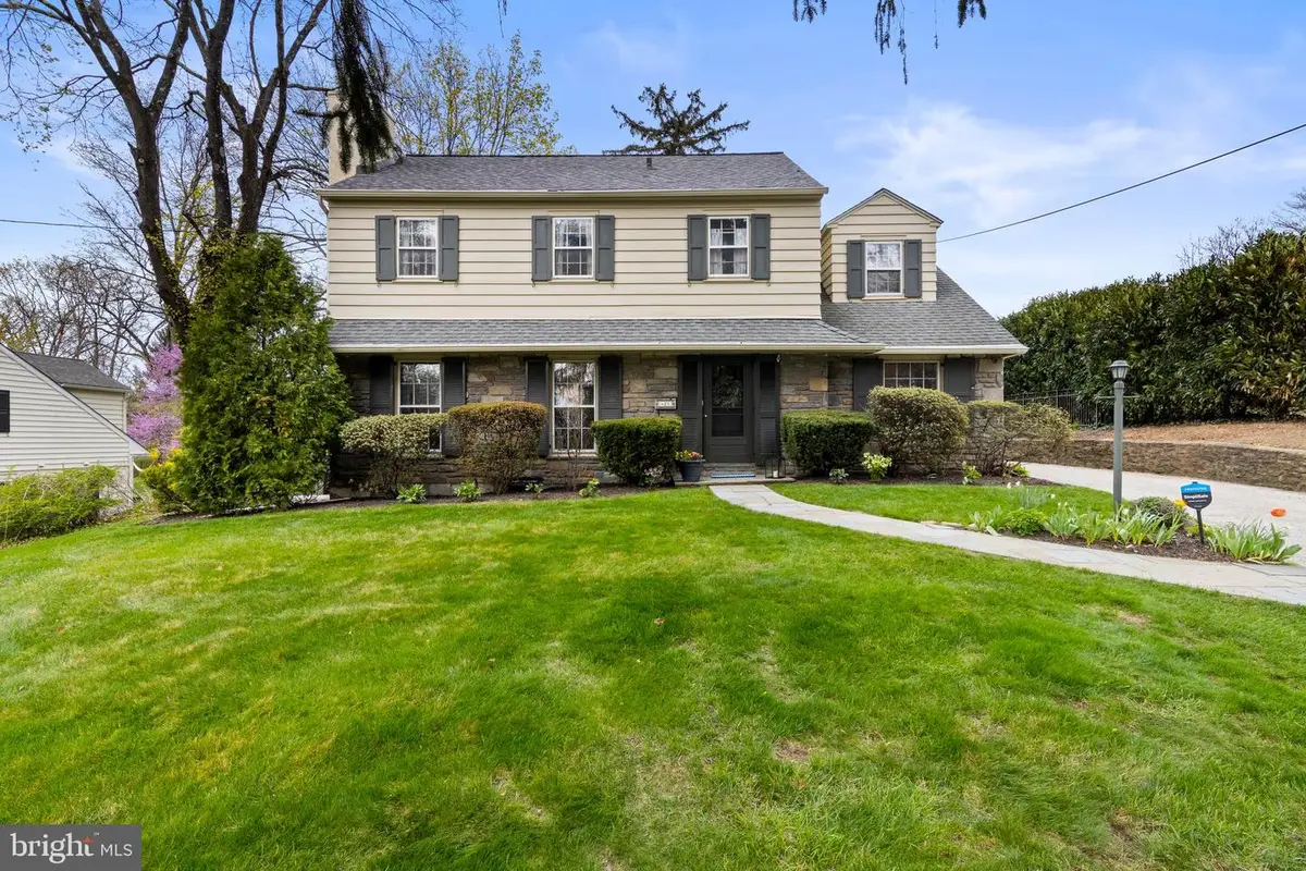 421 Saint Davids Rd, Wayne, PA 19087 - #1