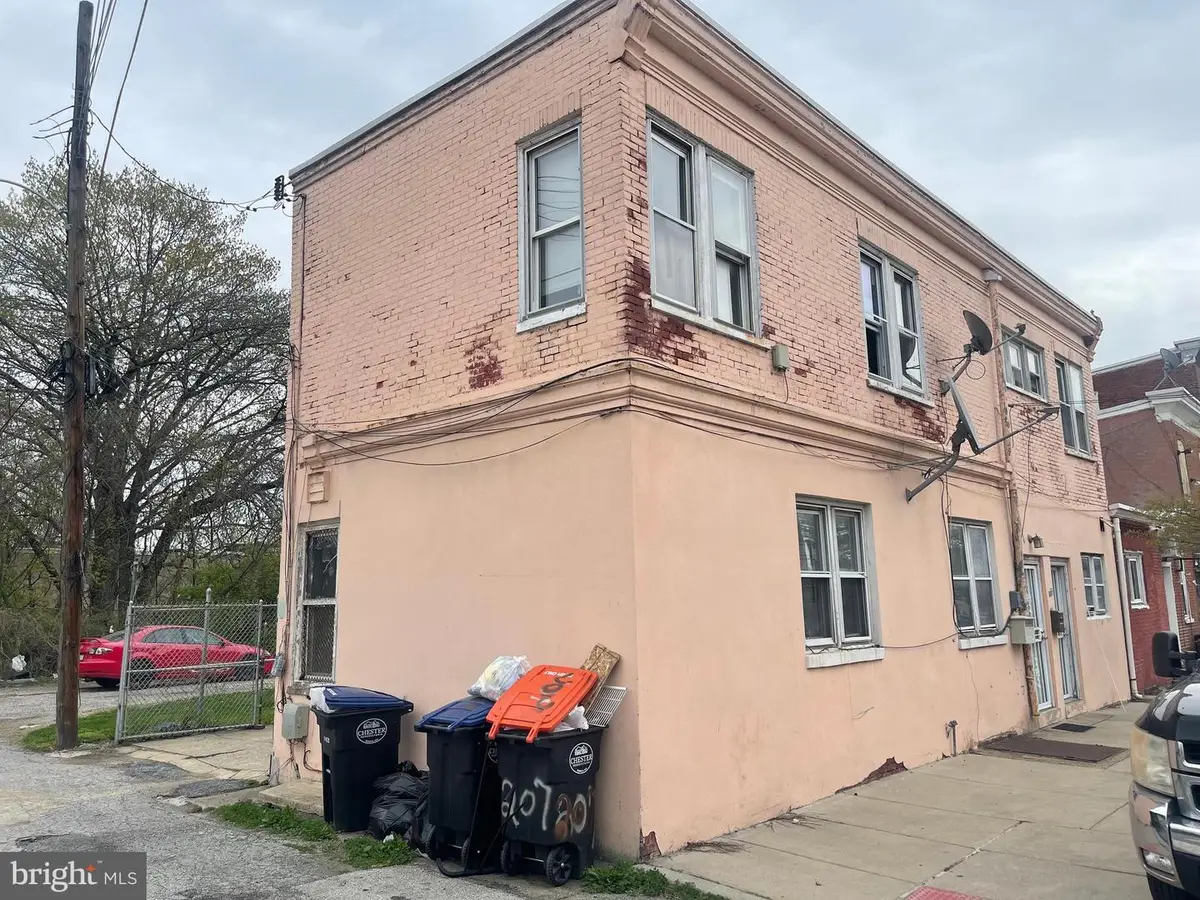 207 Highland Ave, Chester, PA 19013 - #1
