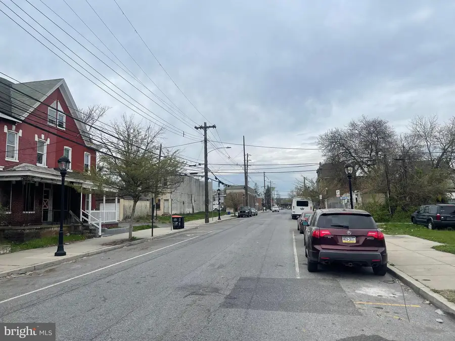 207 Highland Ave, Chester, PA 19013 - #3