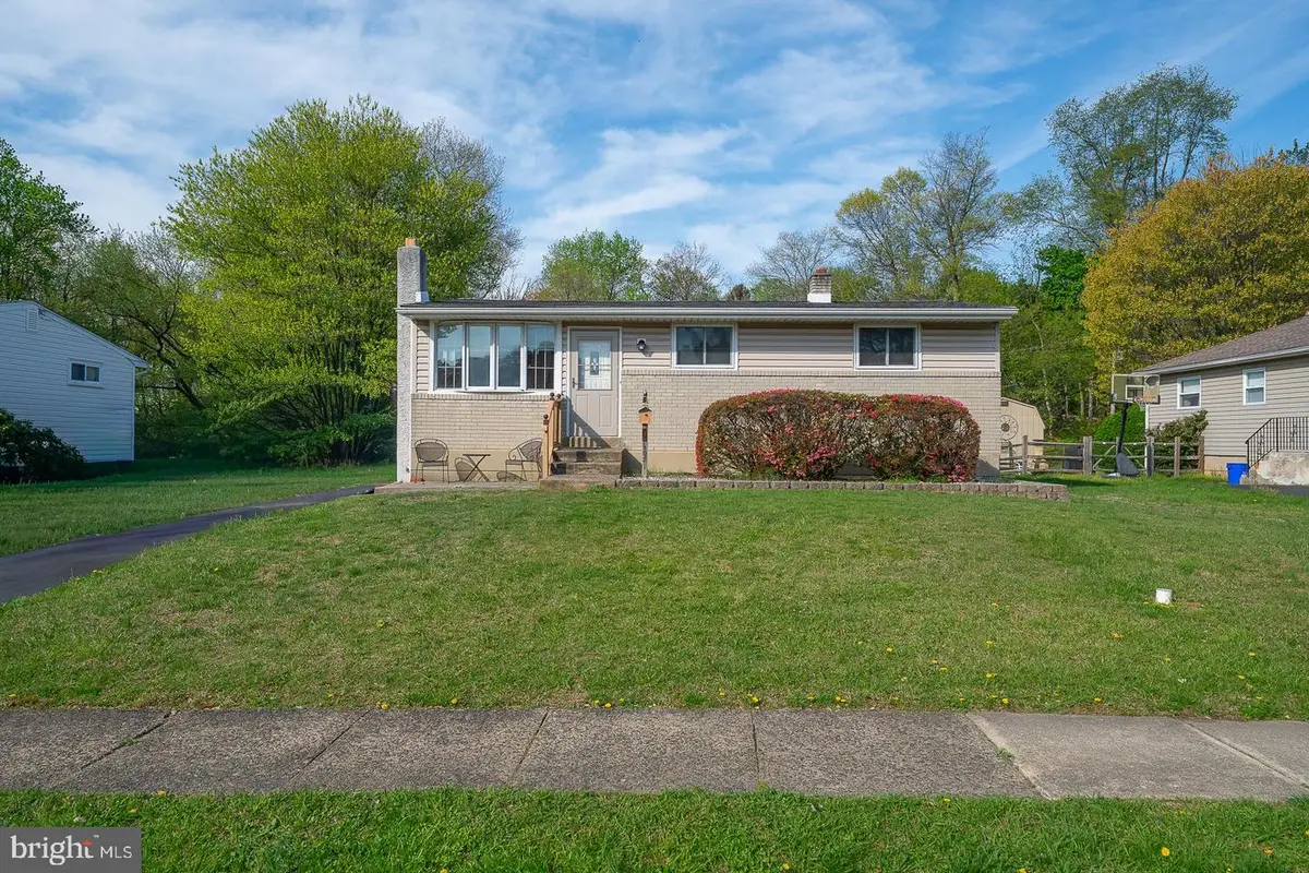 102 Tuscany Rd, Aston, PA 19014 - #1