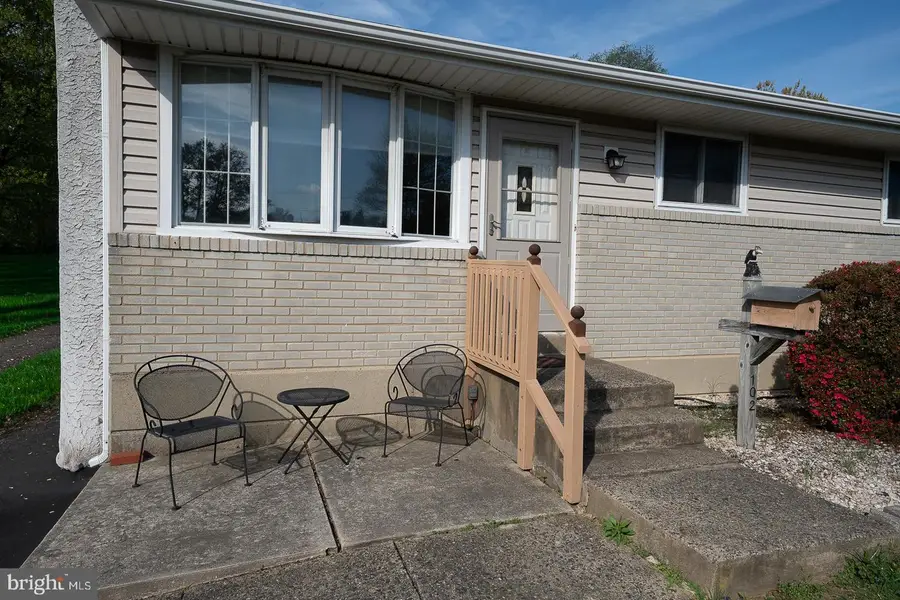 102 Tuscany Rd, Aston, PA 19014 - #3