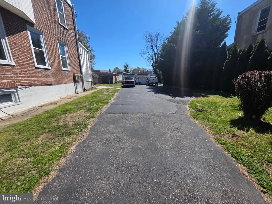 1245 E 11th St, Crum Lynne, PA 19022 - #3