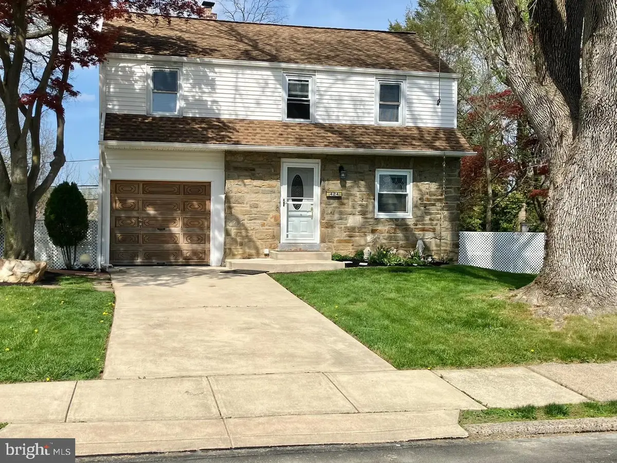 424 Holmes Rd, Morton, PA 19070 - #1