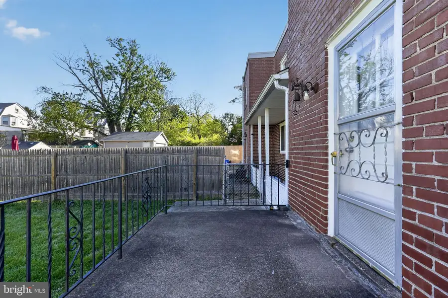 230 Windsor Ave, Upper Darby, PA 19082 - #3