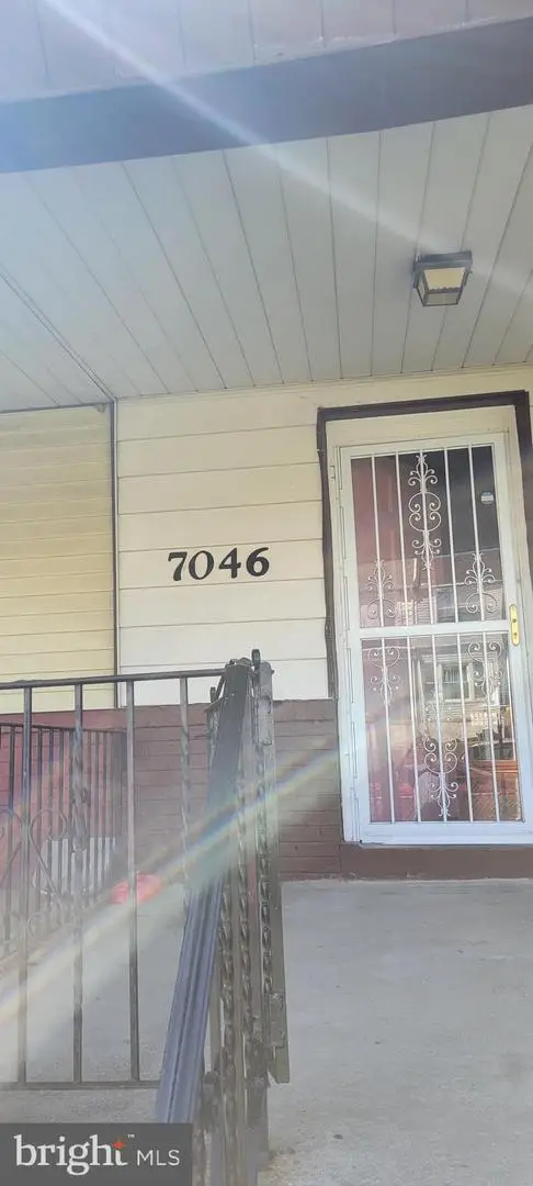 7046 Clover Ln, Upper Darby, PA 19082 - #1