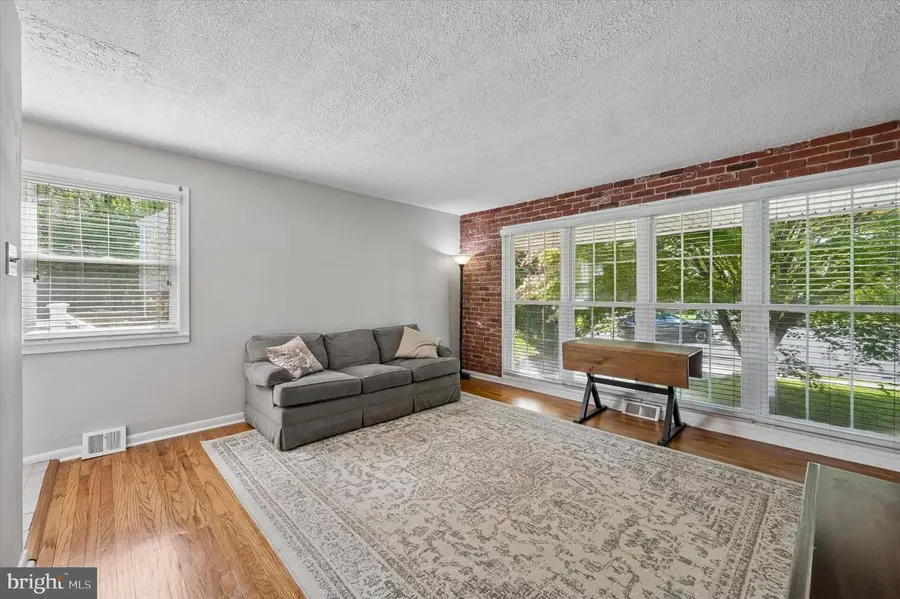 704 Swarthmorewood Ln, Swarthmore, PA 19081 - #3