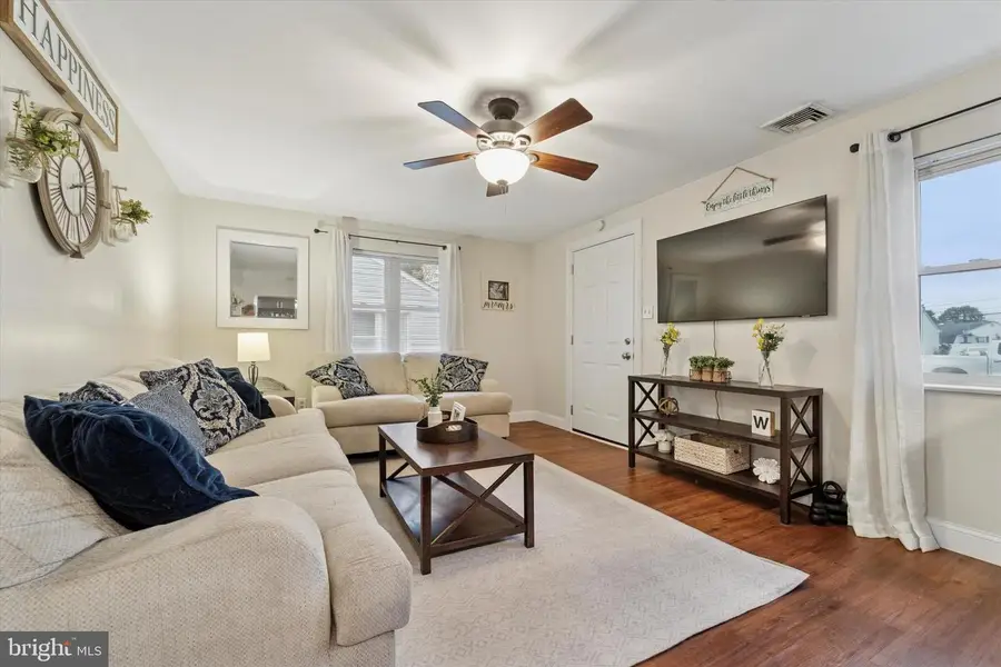 68 Florence Ave, Aston, PA 19014 - #3