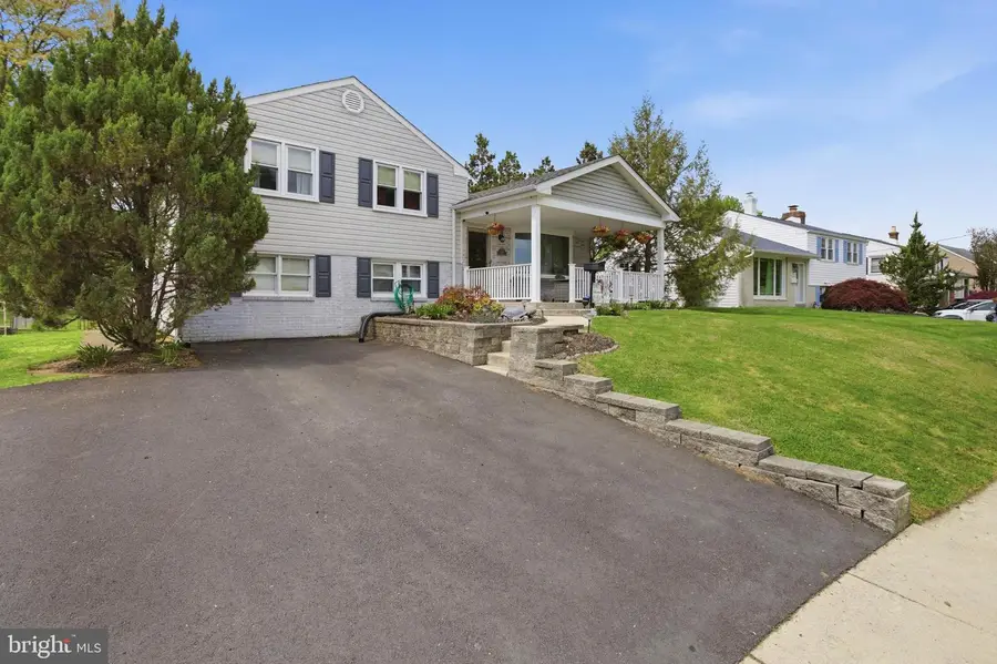 1040 Eisenhower Ave, Woodlyn, PA 19094 - #2