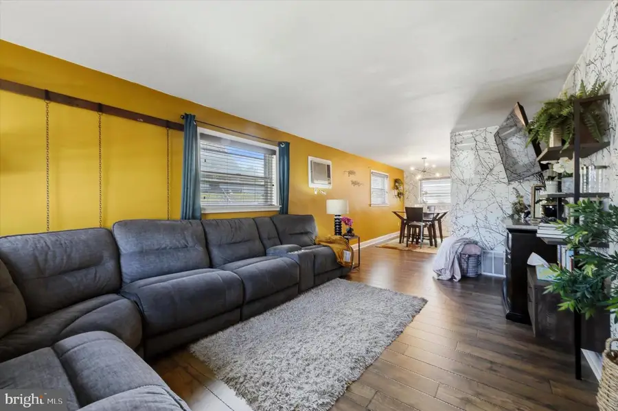 1801 Cricket Ln, Folcroft, PA 19032 - #3