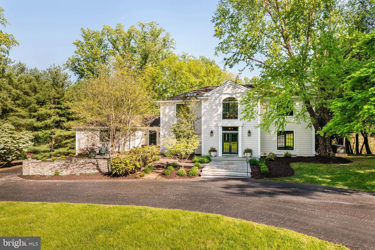 471 Bishop Hollow Rd, Newtown Square, PA 19073 - #1