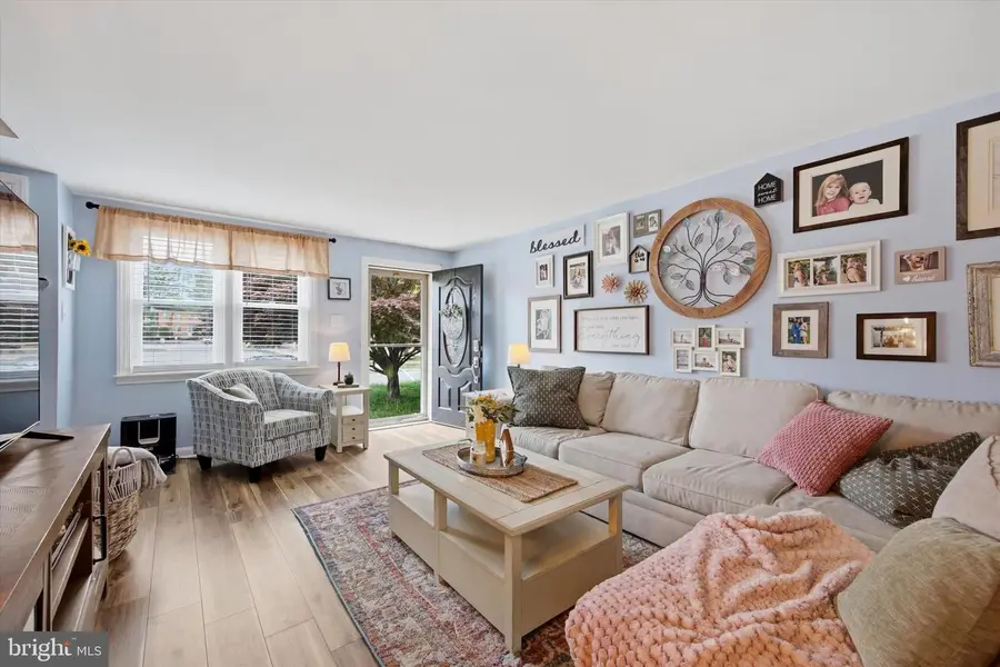 231 N Bishop Ave, Clifton Heights, PA 19018 - #3
