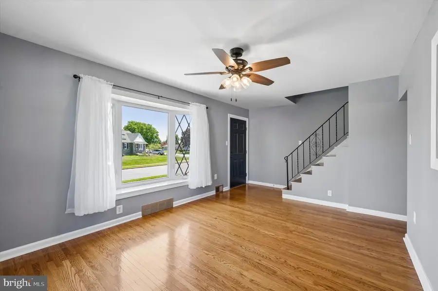3709 Arlington Ave, Brookhaven, PA 19015 - #2
