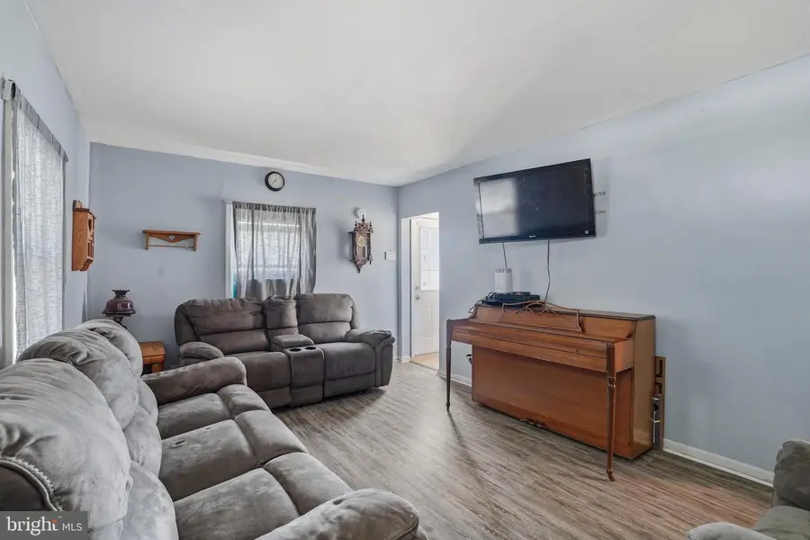 14 Ridge Rd, Aston, PA 19014 - #2