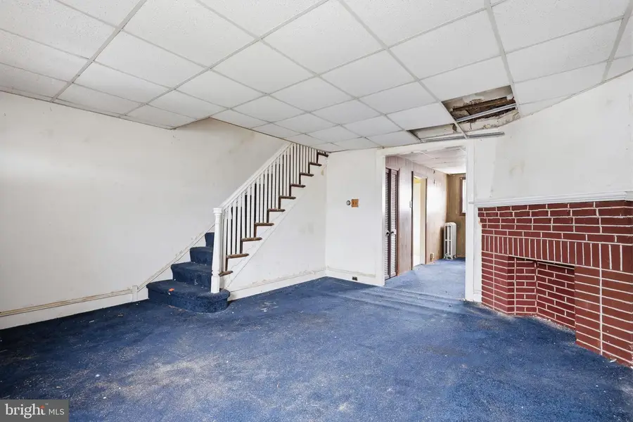 7121 Radbourne Rd, Upper Darby, PA 19082 - #2