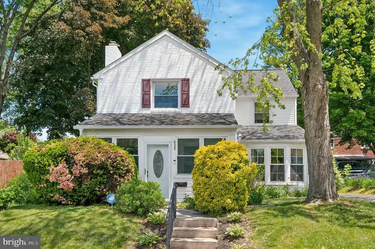 635 Lukens Ave, Upper Darby, PA 19082 - #1