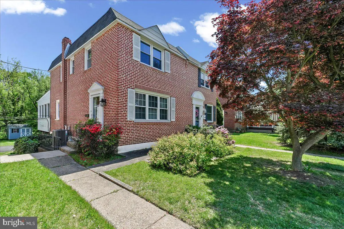 302 Lakeview Dr, Ridley Park, PA 19078 - #1