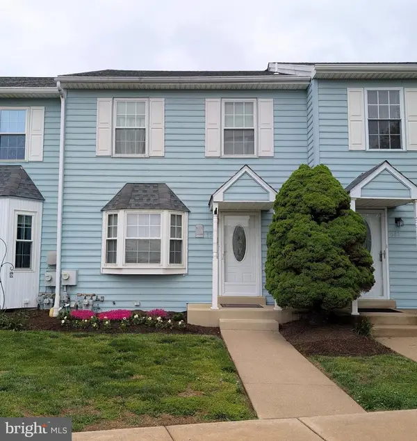 552 Applewood Ct, UPPER CHICHESTER, PA 19014