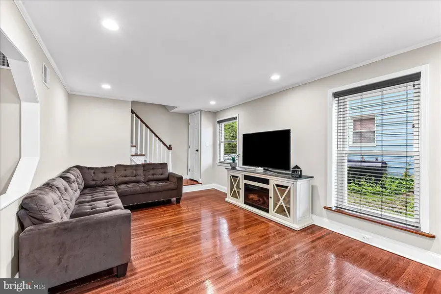 819 South Ave, Secane, PA 19018 - #3