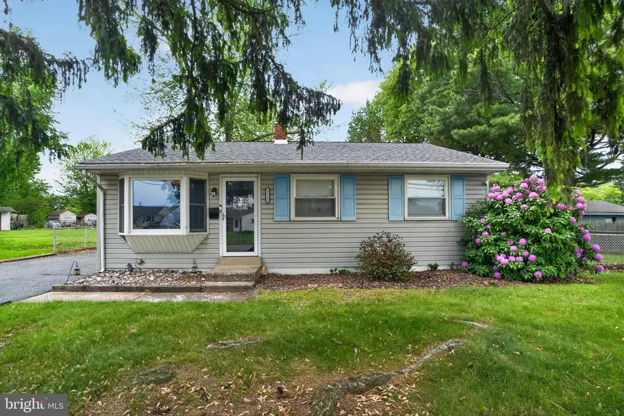 2112 Bridgewater Rd, Aston, PA 19014 - #2