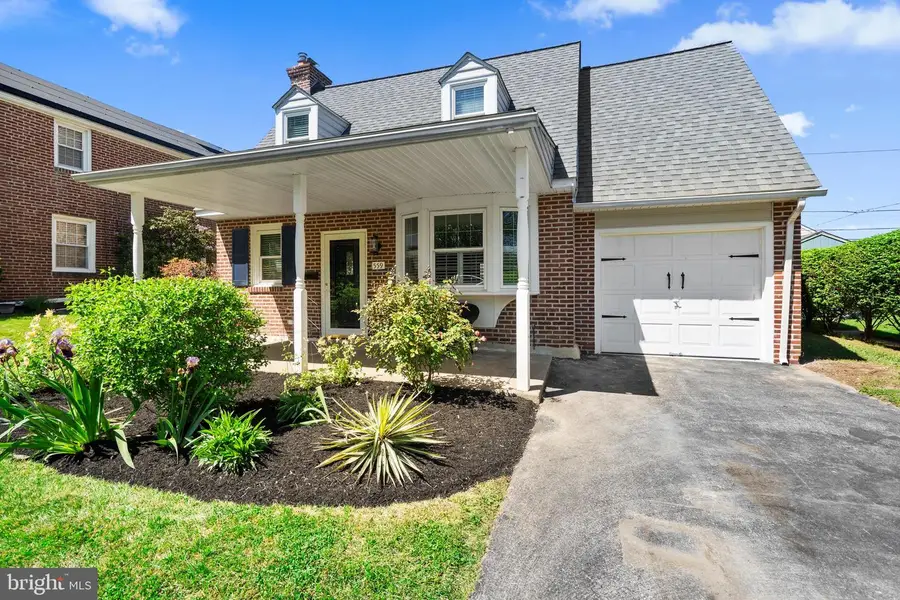 559 Willowbrook Rd, Havertown, PA 19083 - #2