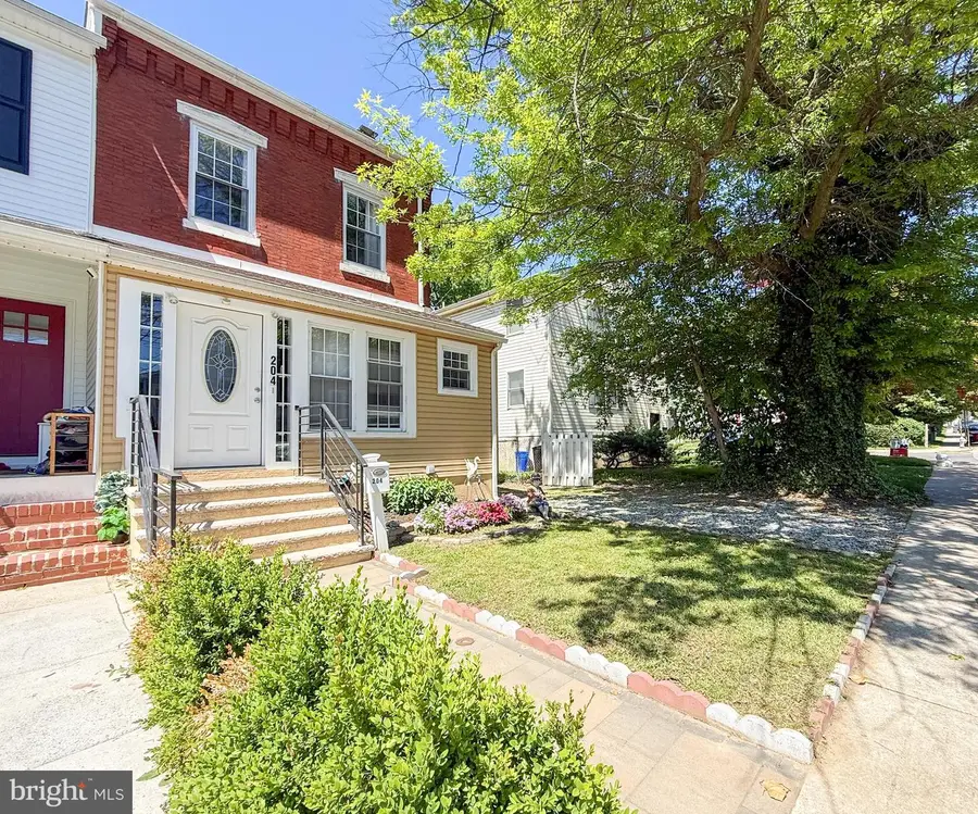204 Barker Ave, Sharon Hill, PA 19079 - #2