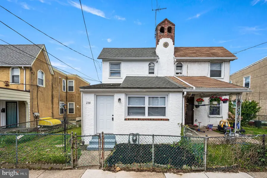238 Heather Rd, Upper Darby, PA 19082 - #2