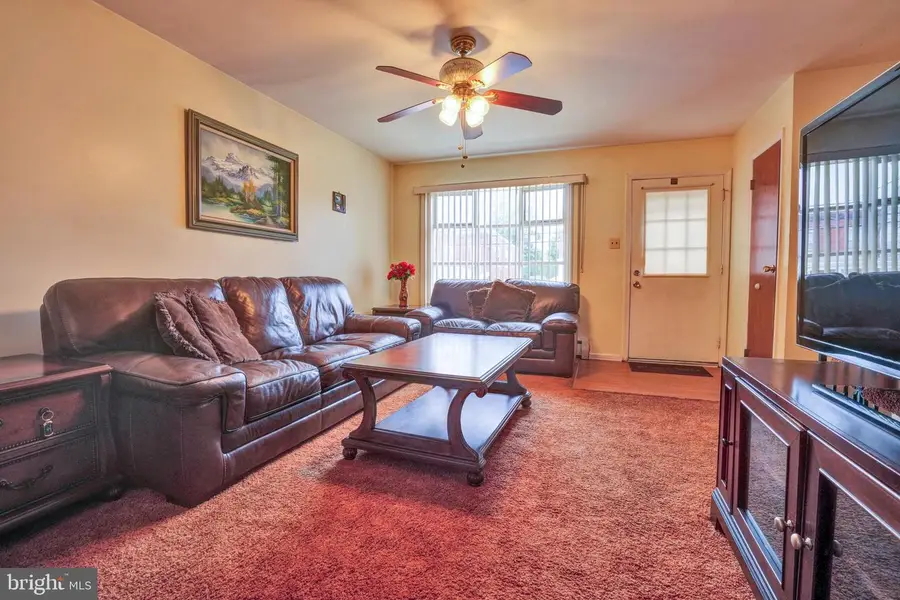 47 Walnut St, Clifton Heights, PA 19018 - #2