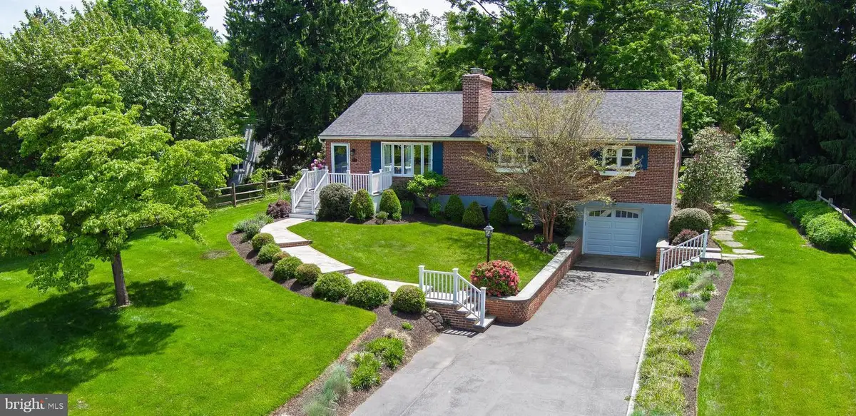 272 Overbrook Dr, Newtown Square, PA 19073 - #1
