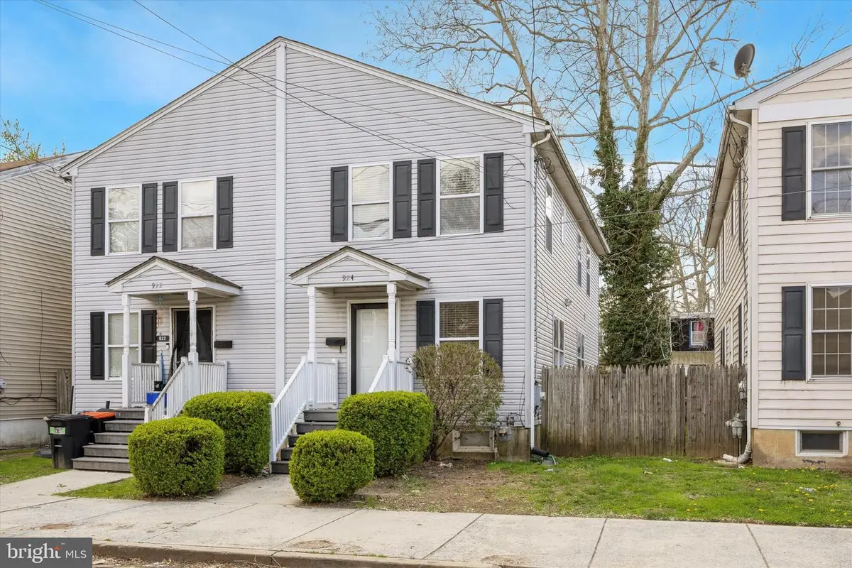 924 Madison St, Chester, PA 19013 - #1