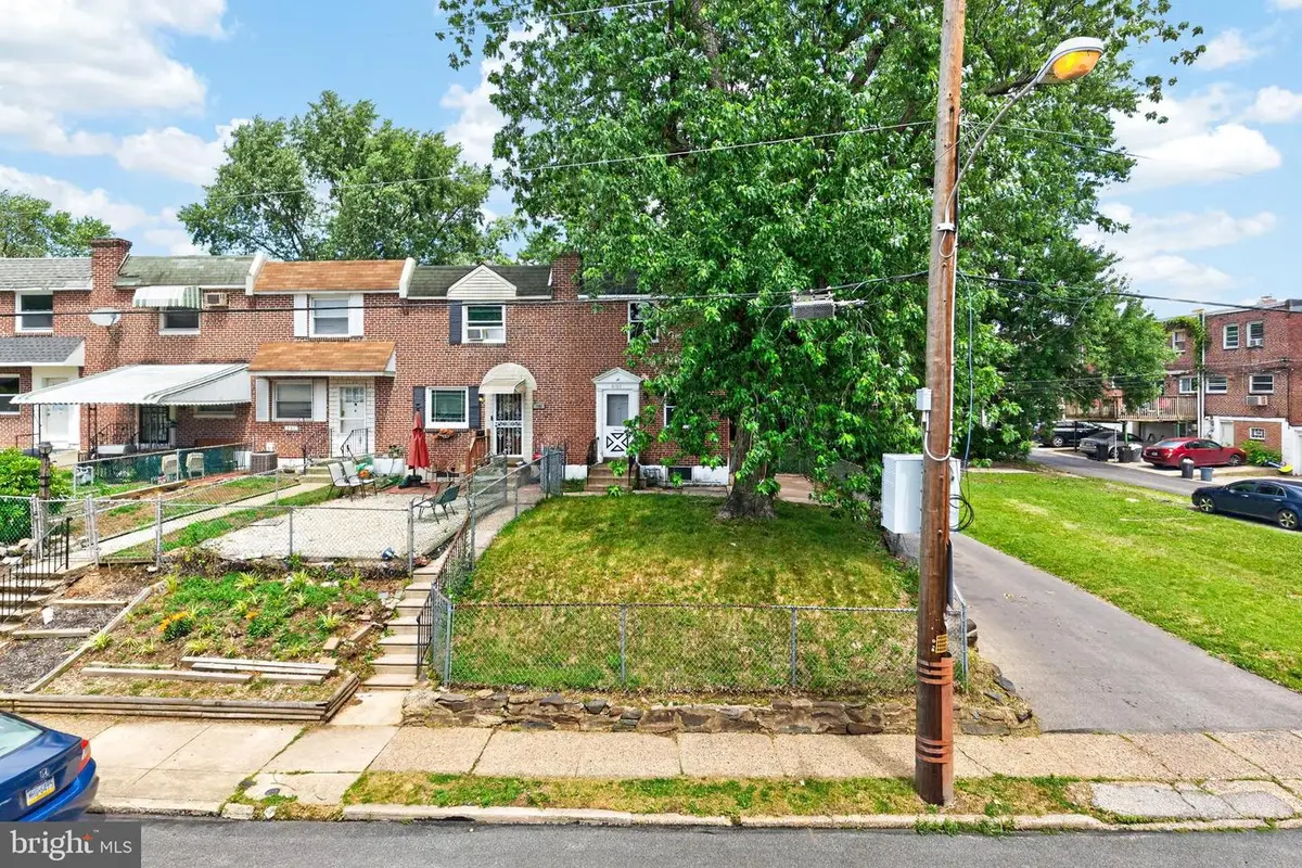 801 Taylor Dr, Folcroft, PA 19032 - #1