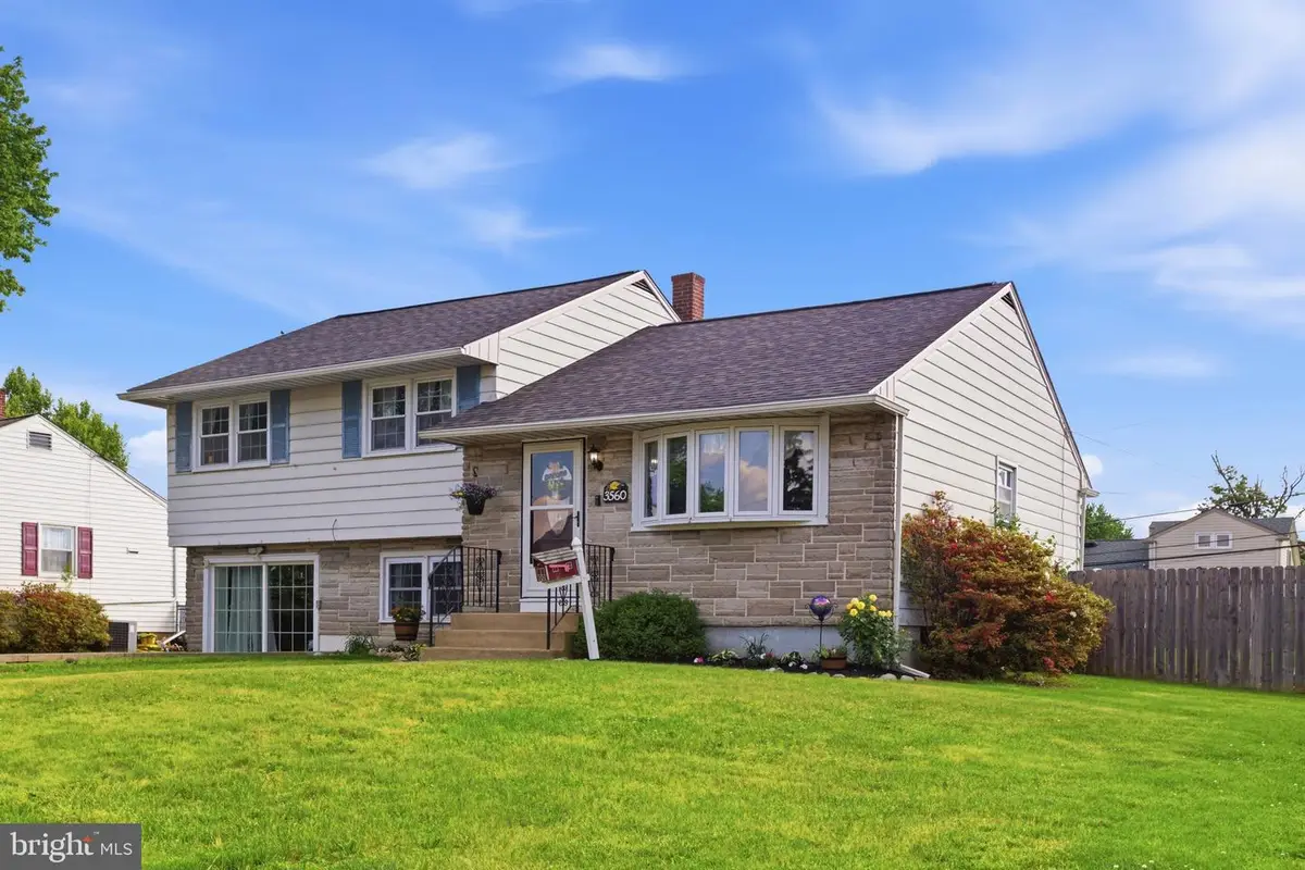 3560 Edgewater Ln, Brookhaven, PA 19015 - #1