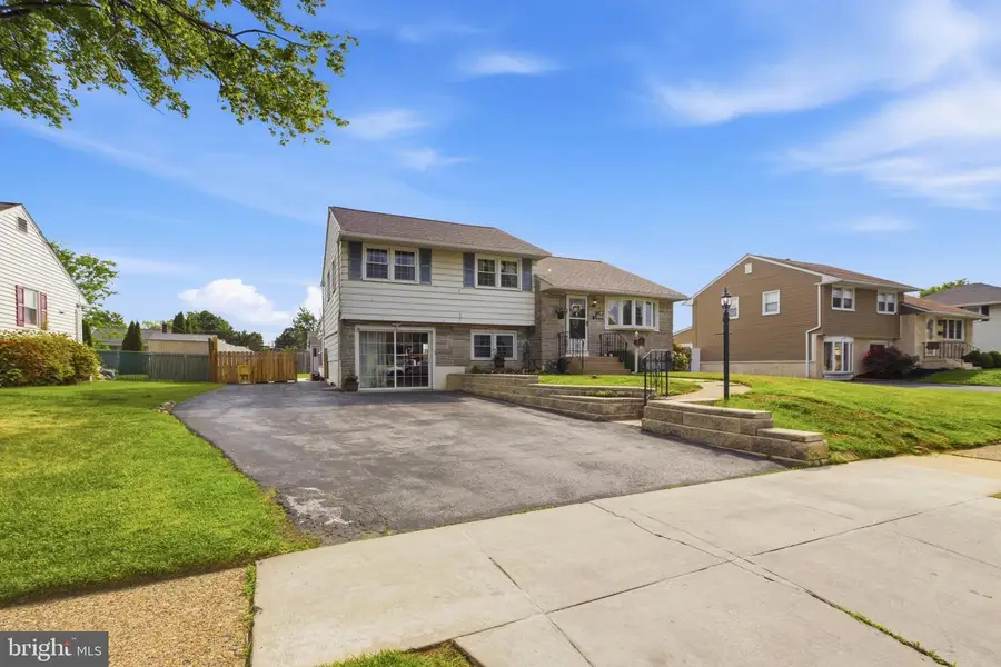 3560 Edgewater Ln, Brookhaven, PA 19015 - #2