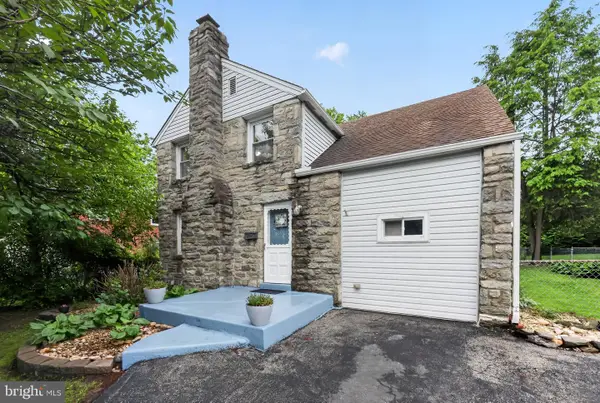 506 W South Ave, GLENOLDEN, PA 19036
