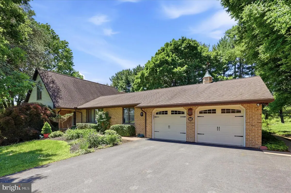 1295 Wakefield Ct Ct, Glen Mills, PA 19342 - #1