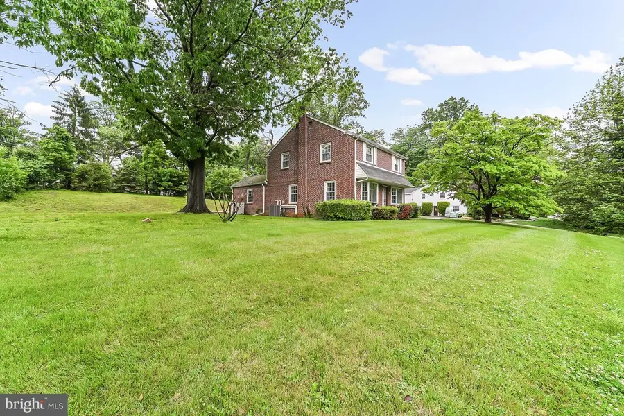 205 Plush Mill Rd, Wallingford, PA 19086 - #2
